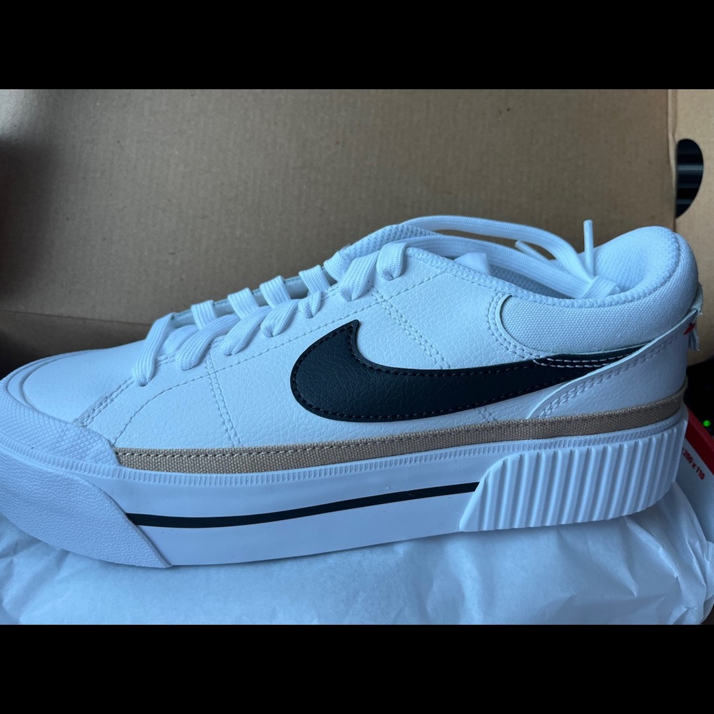 Womens Nike Court Legacy Lift